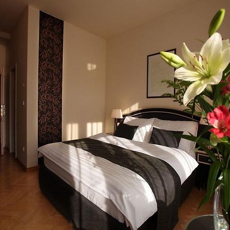 Vesta Domus Hotel Рим Стая снимка