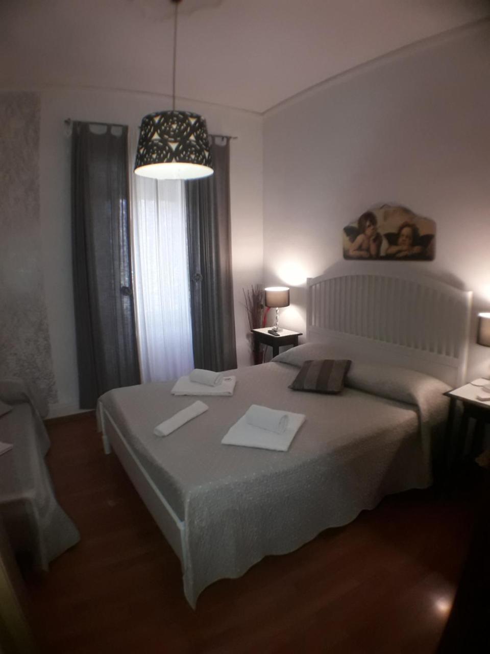 Vesta Domus Hotel Рим Екстериор снимка
